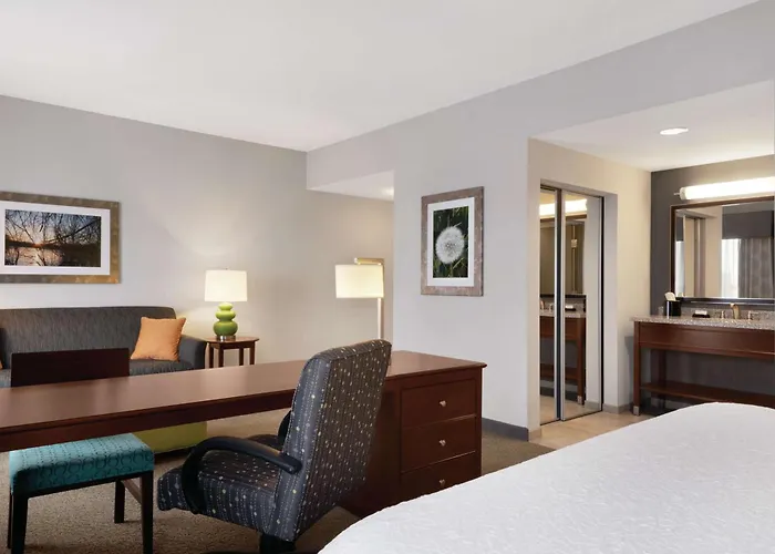 Hampton Inn & Suites Mishawaka / South Bend at Heritage Square