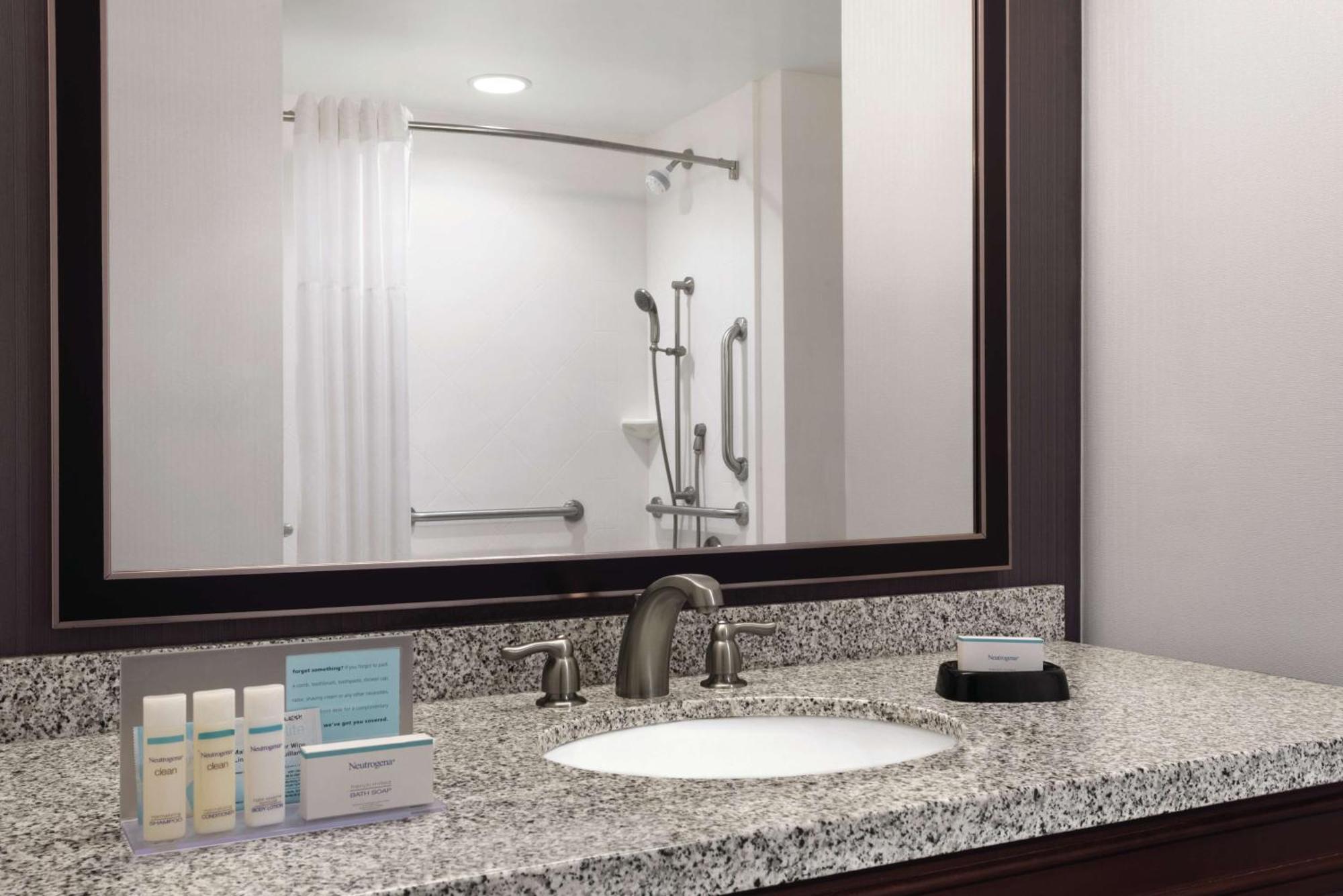 Hampton & Mishawaka/south Bend At Heritage Square 3*