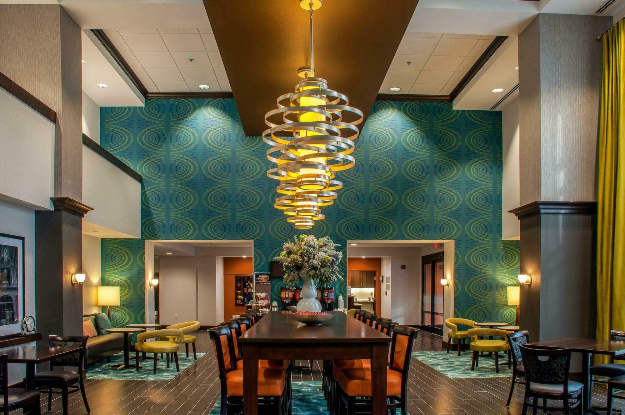 Hampton & Mishawaka/south Bend At Heritage Square Hotel 3*